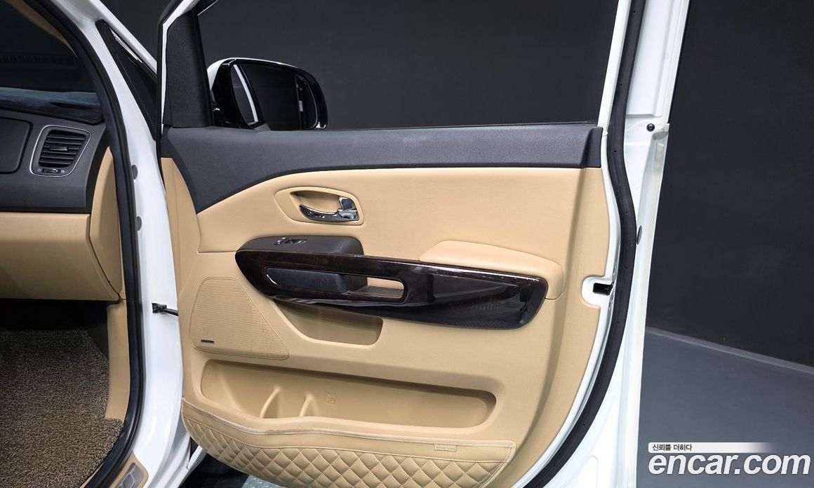 Kia Carnival 3rd Gen Restyling фото 25