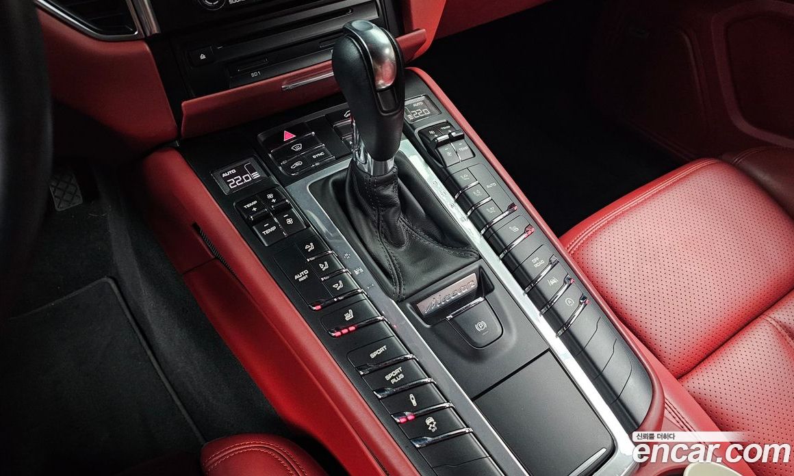 Porsche Macan фото 8