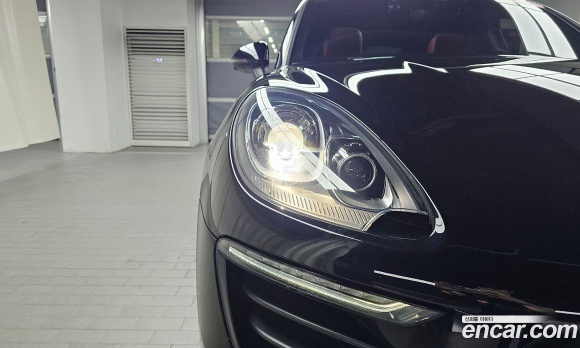 Porsche Macan фото 22