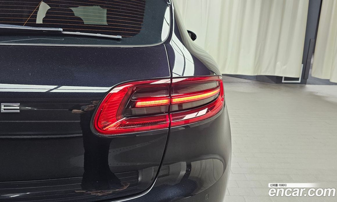 Porsche Macan фото 23