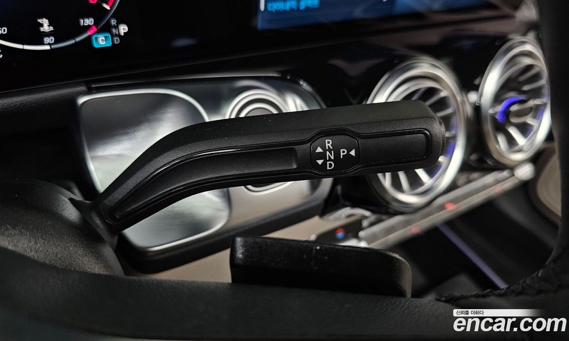 Mercedes-Benz GLB-Class X247 фото 9