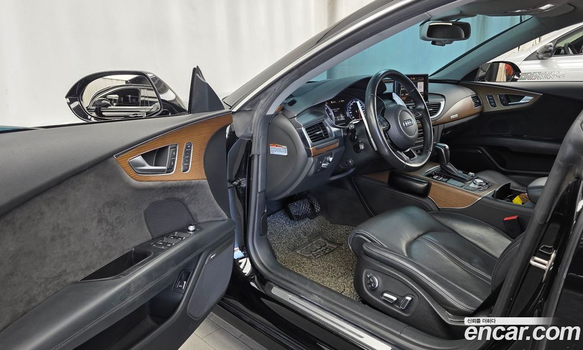 Audi A7 фото 10