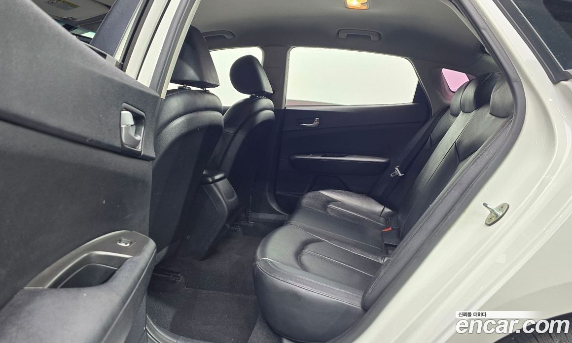 Kia K5 2nd Gen фото 13