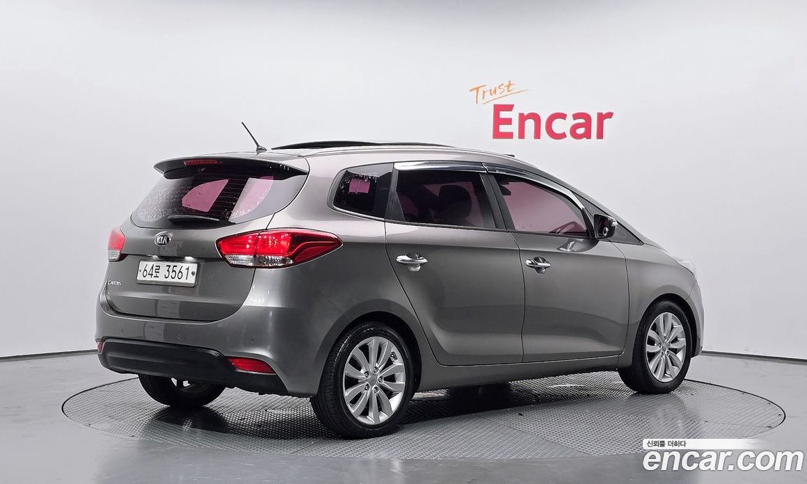 Kia Carens 3rd Gen фото 2