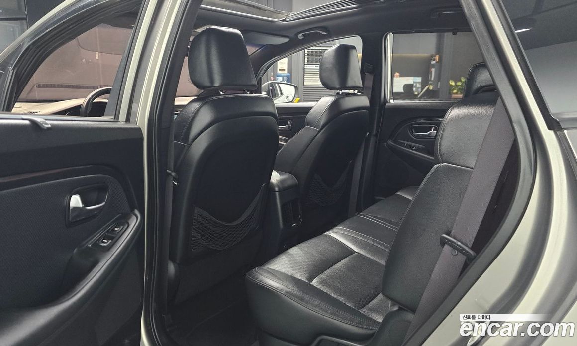 Kia Carens 3rd Gen фото 11