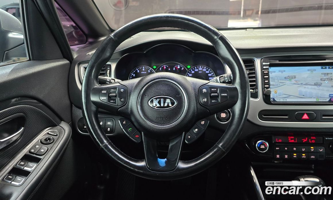 Kia Carens 3rd Gen фото 12