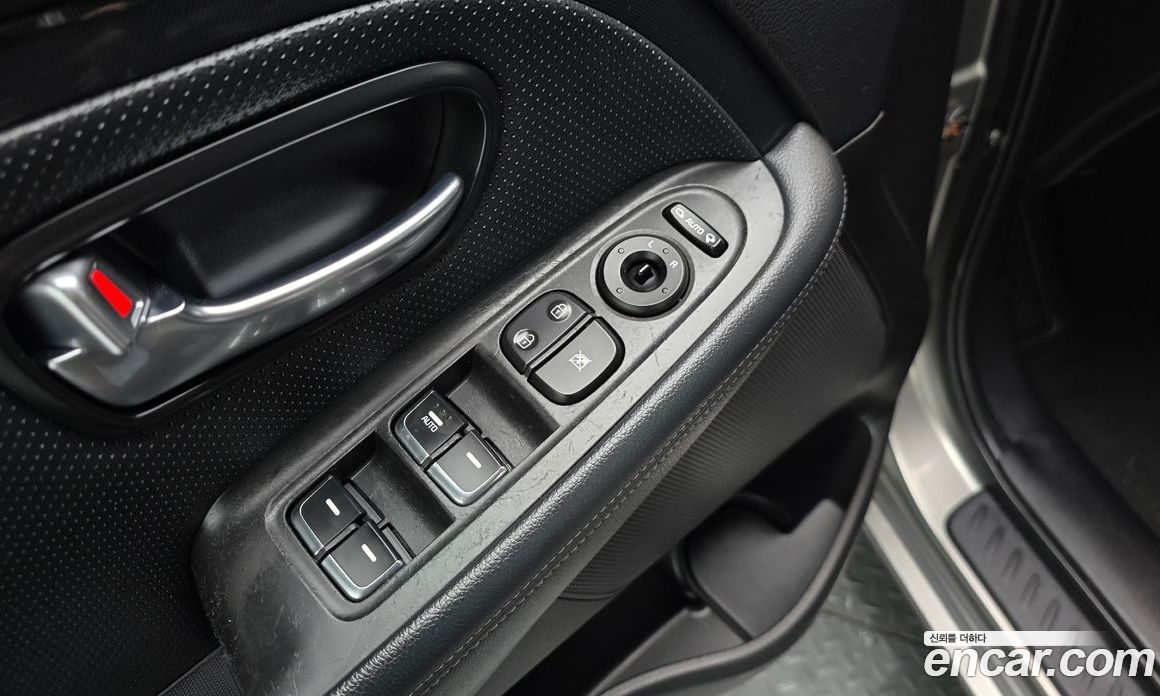 Kia Carens 3rd Gen фото 15
