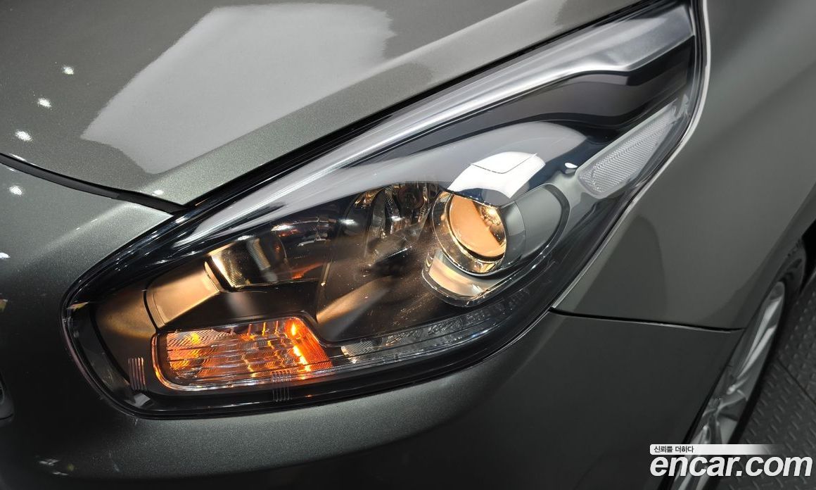 Kia Carens 3rd Gen фото 22