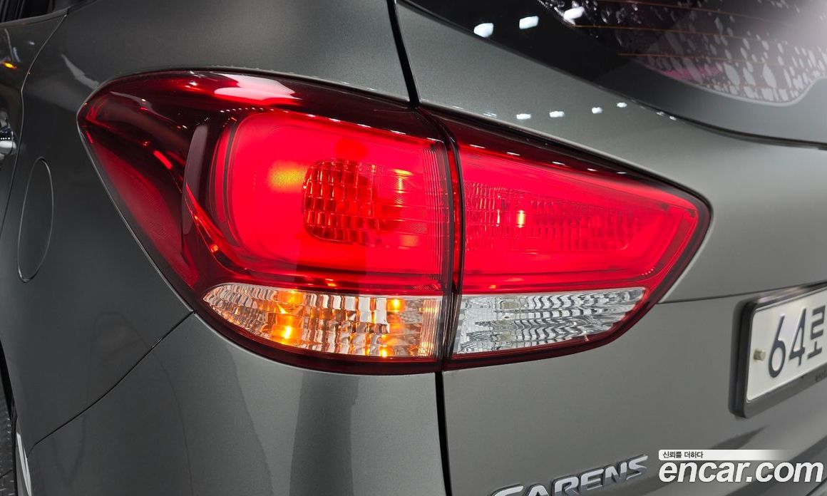 Kia Carens 3rd Gen фото 23