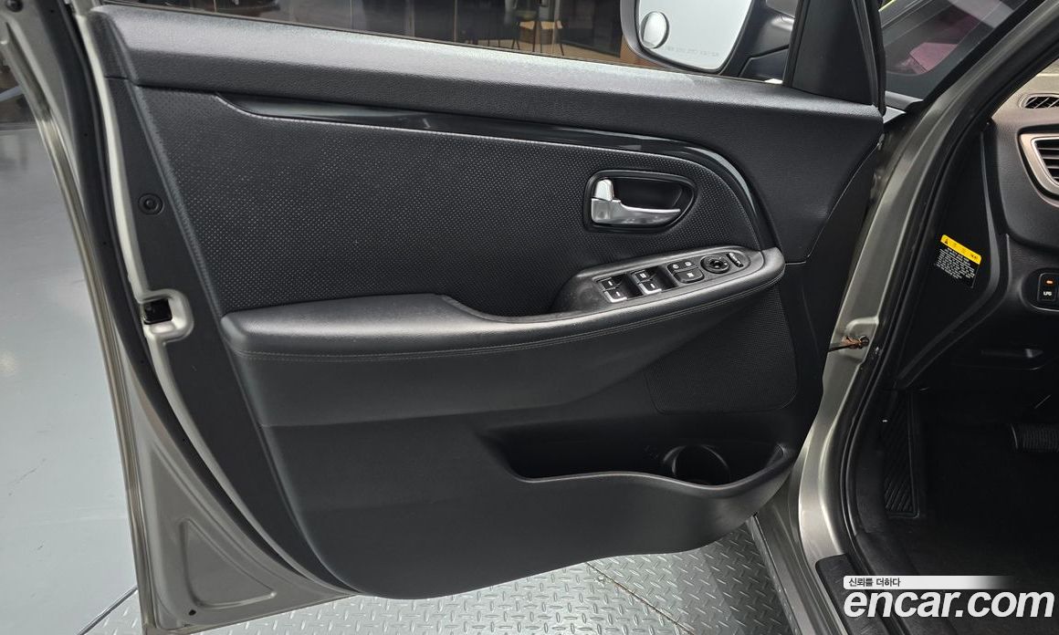 Kia Carens 3rd Gen фото 24