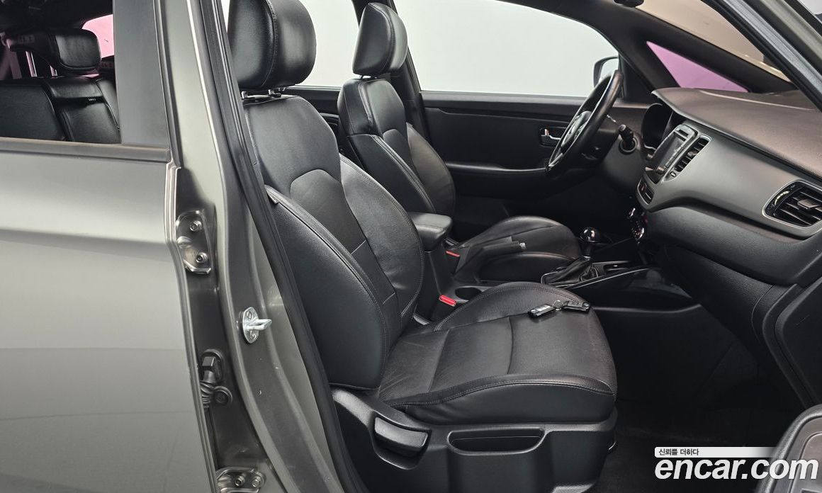 Kia Carens 3rd Gen фото 26