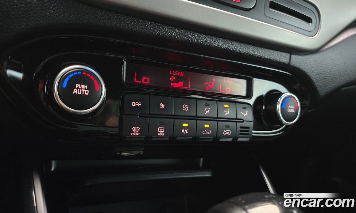 Kia Carens 3rd Gen фото 27