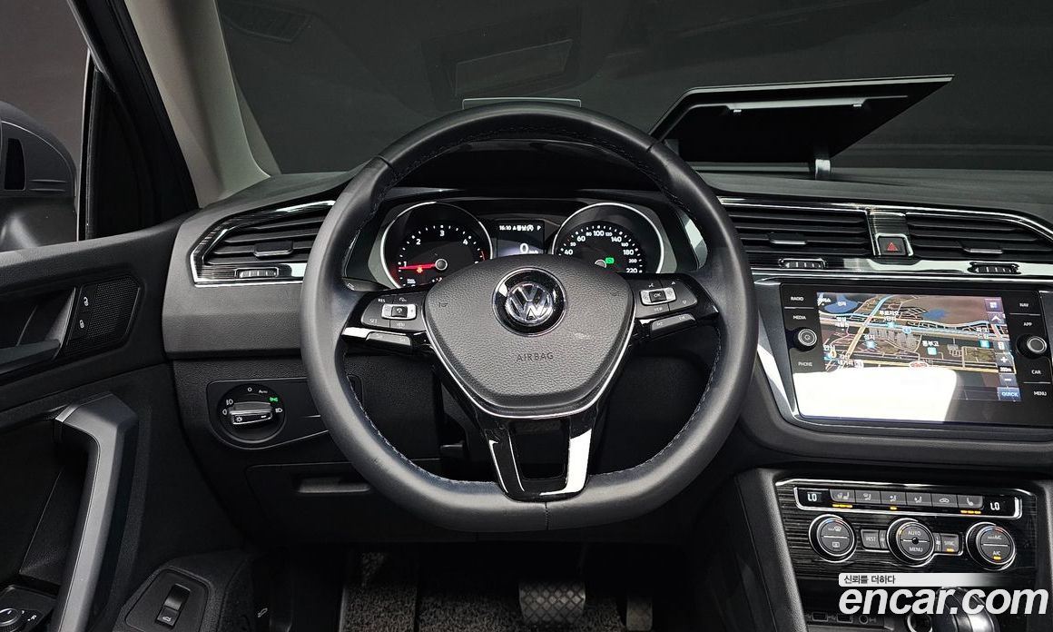 Volkswagen Tiguan 2nd Gen фото 11