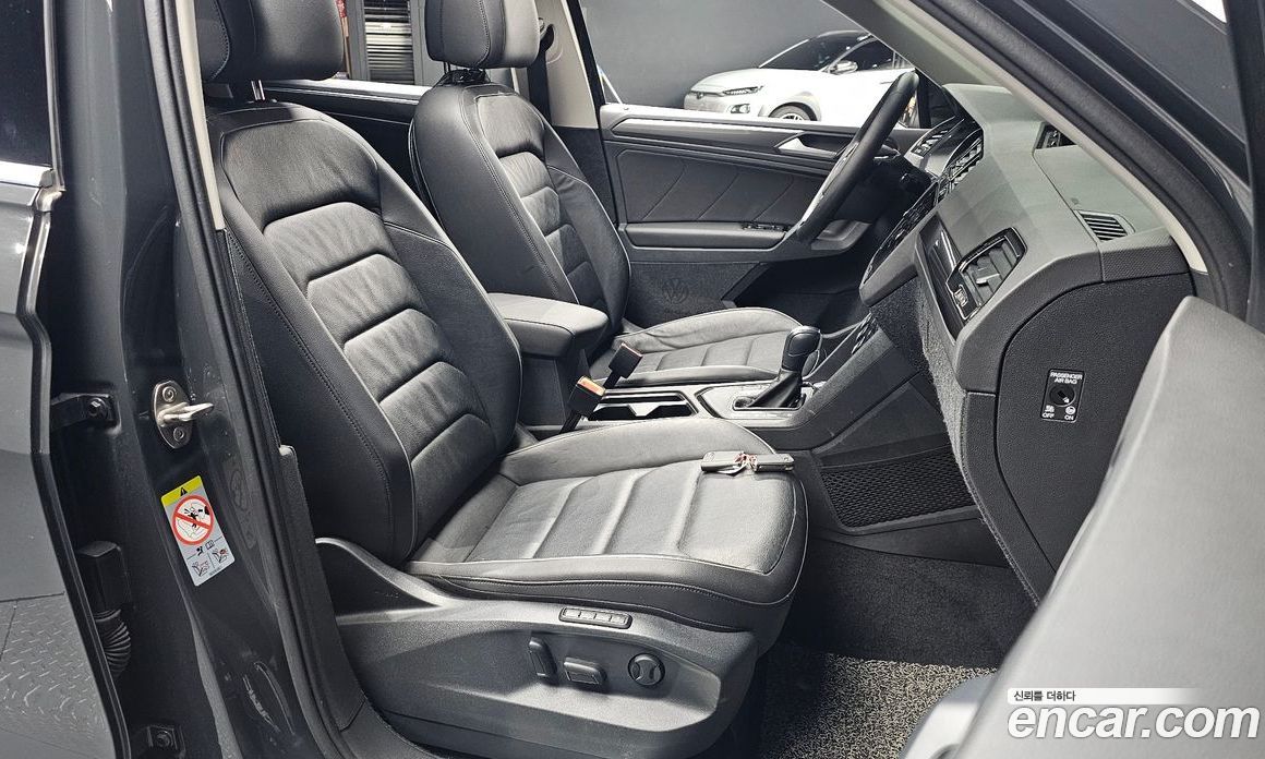 Volkswagen Tiguan 2nd Gen фото 26