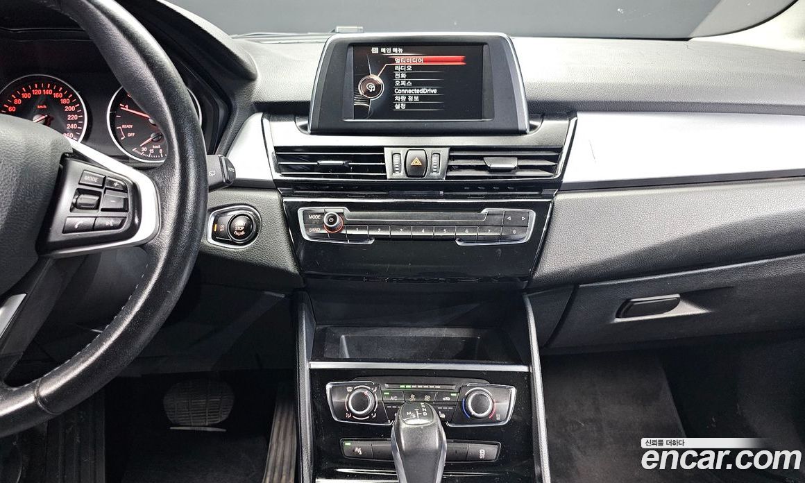 BMW 2-Series (F45) фото 14
