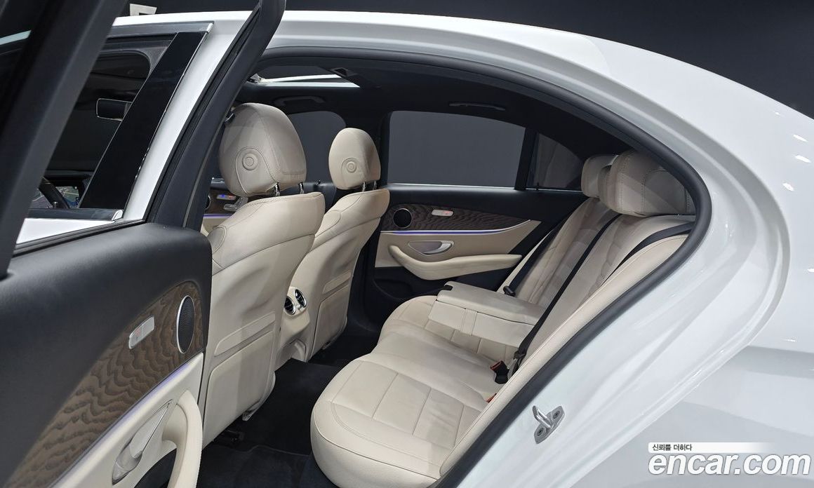 Mercedes-Benz E-Class W213 фото 12