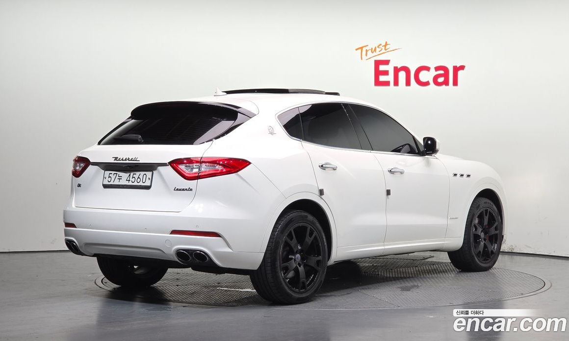 Maserati Levante фото 2