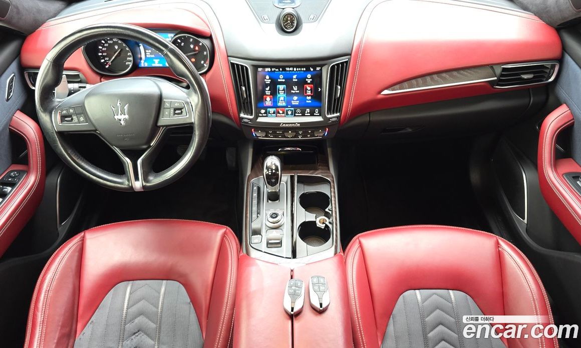 Maserati Levante фото 7