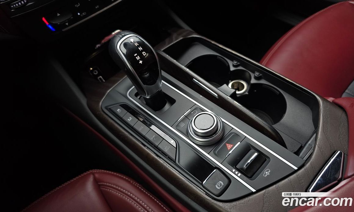 Maserati Levante фото 9