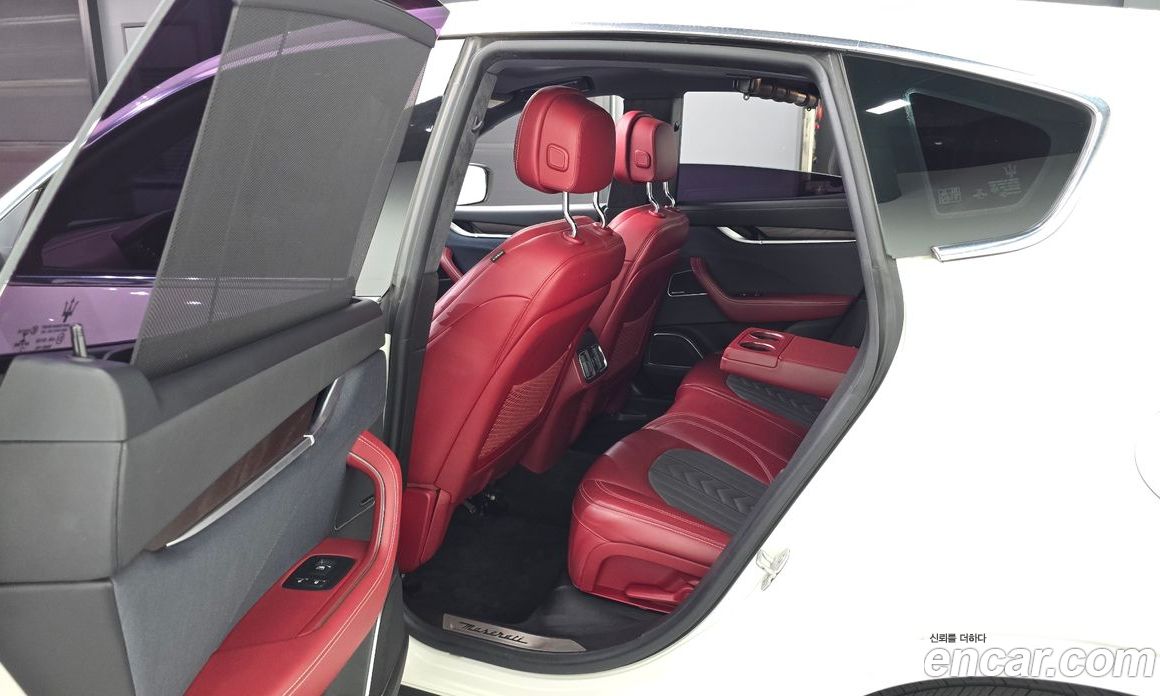 Maserati Levante фото 11
