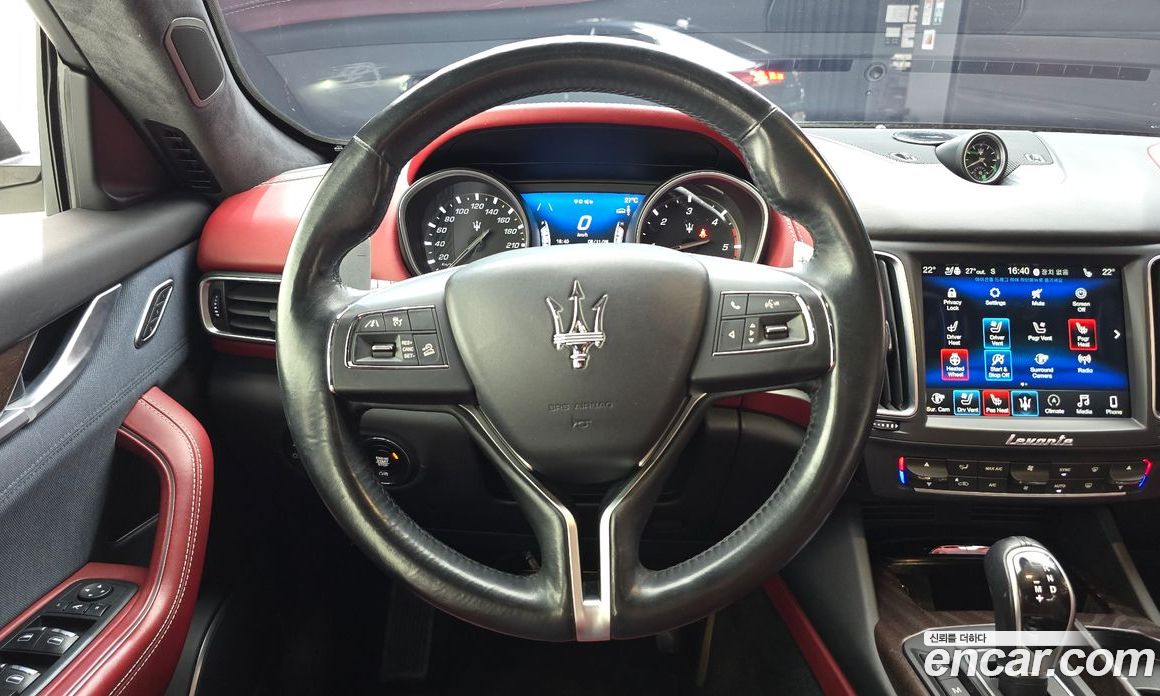 Maserati Levante фото 13
