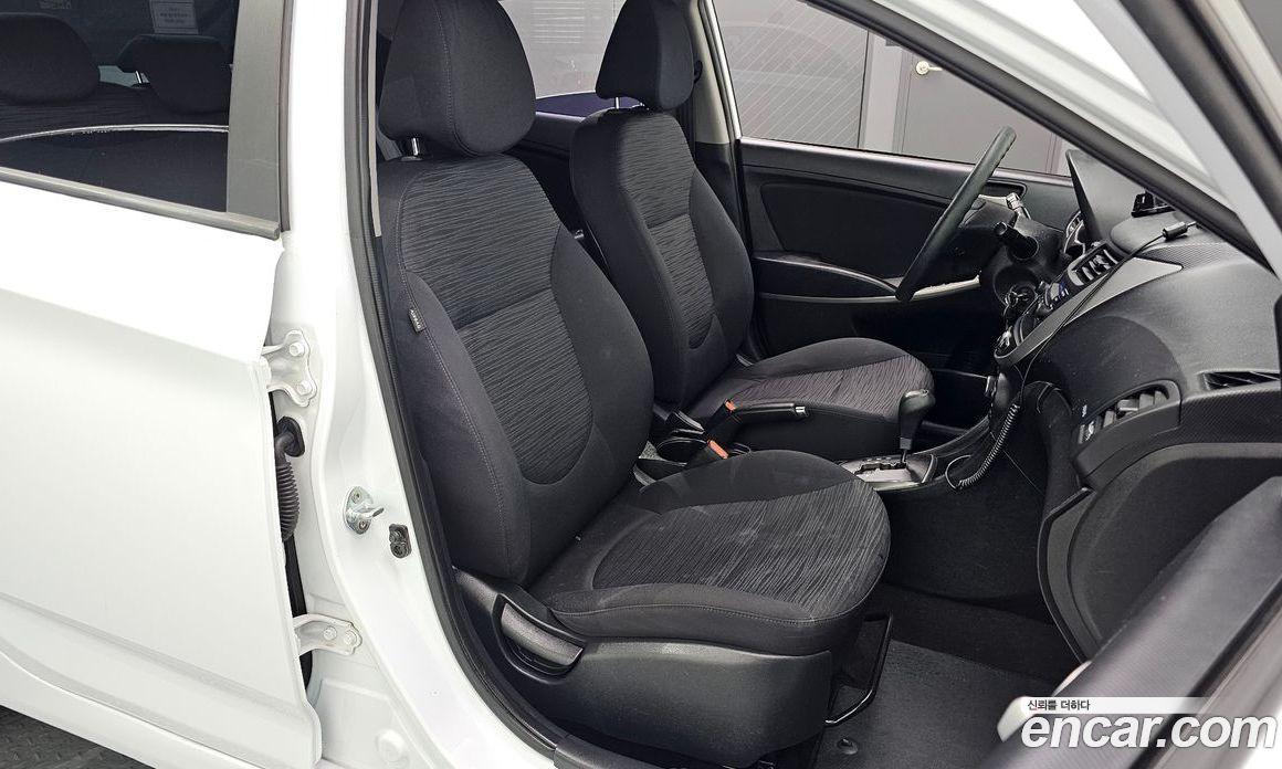 Hyundai Accent (New Type) фото 12