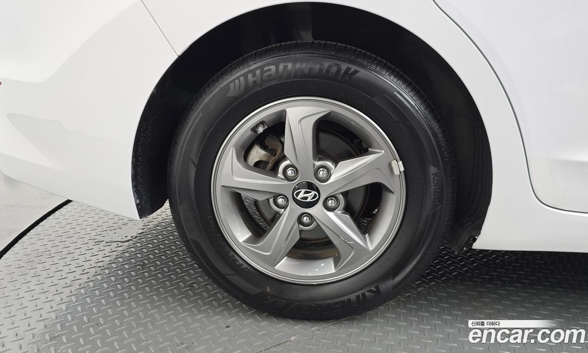 Hyundai Avante (AD) 6th Gen фото 5