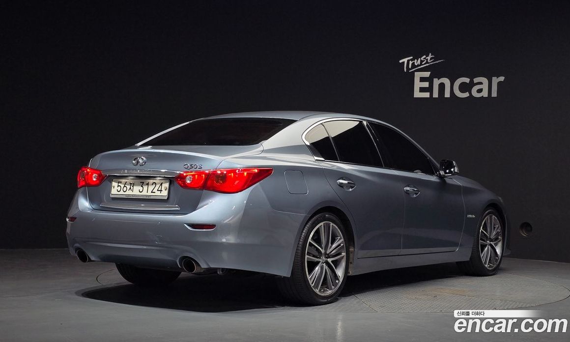 Infiniti Q50 фото 2