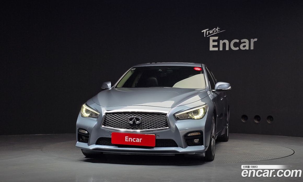 Infiniti Q50 фото 3