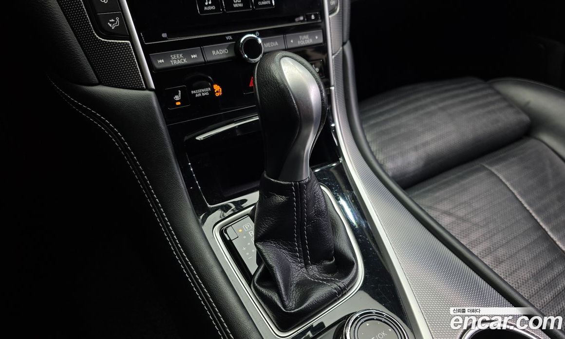 Infiniti Q50 фото 9