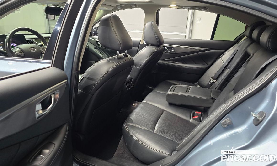 Infiniti Q50 фото 11