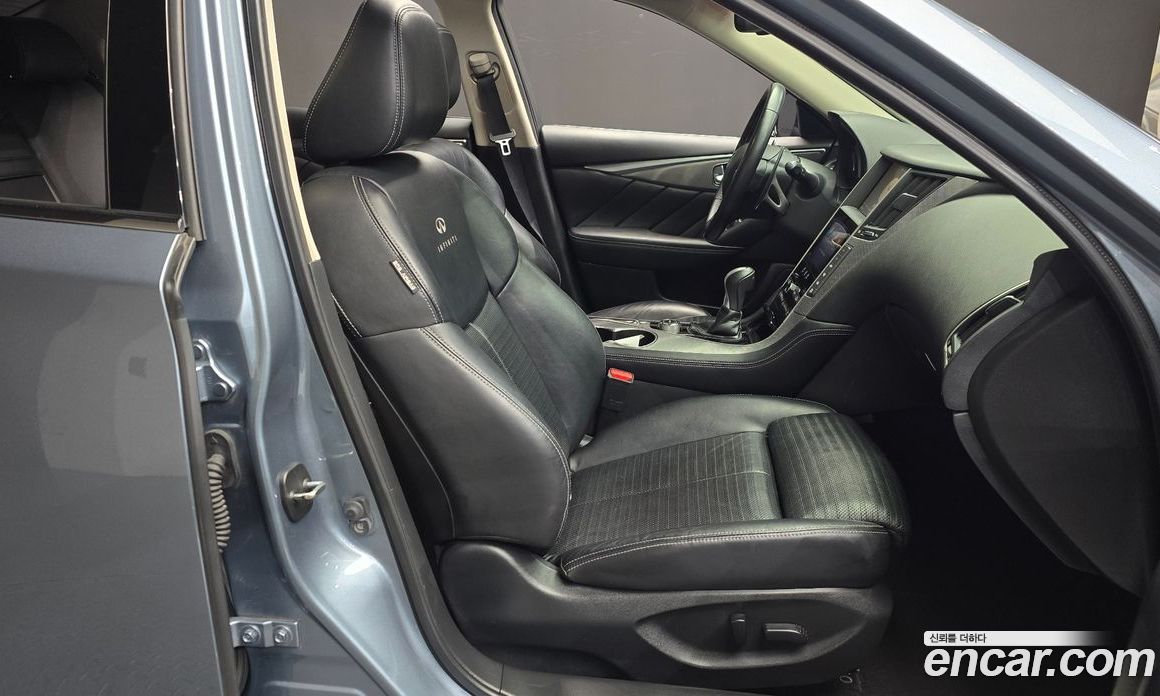 Infiniti Q50 фото 12