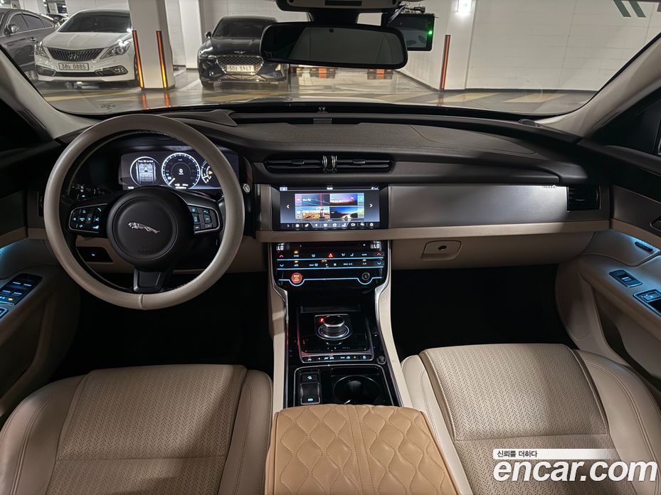 Jaguar XF (X260) фото 3