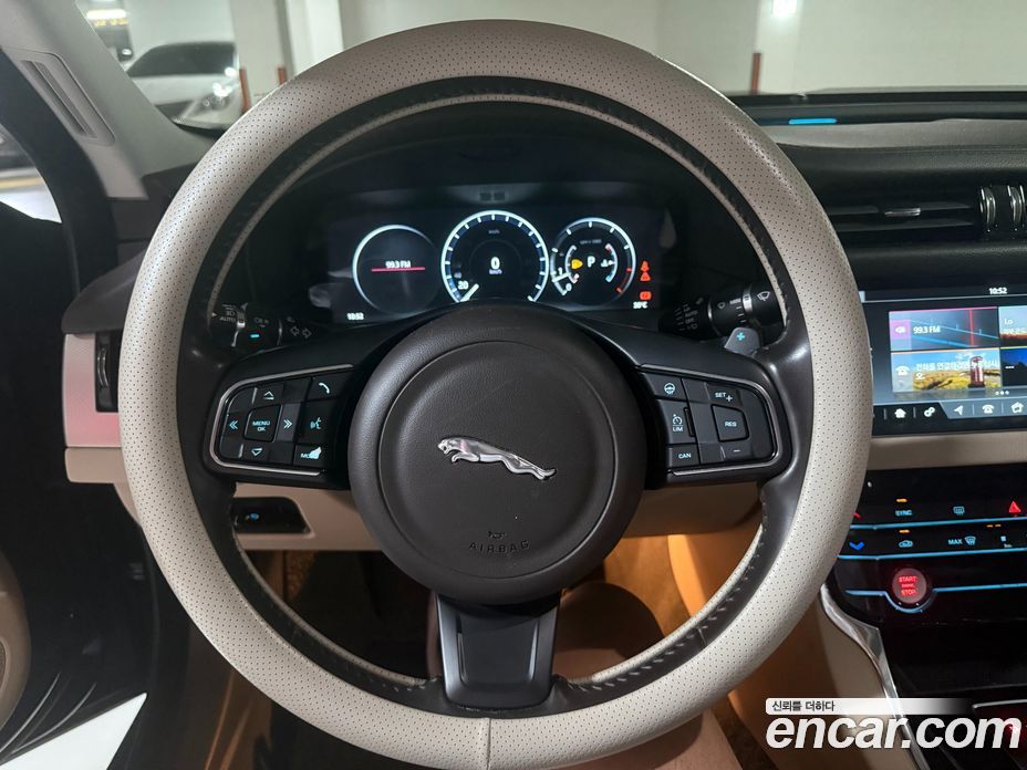 Jaguar XF (X260) фото 4