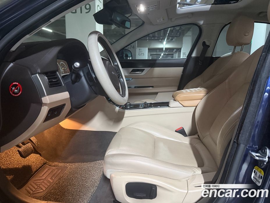 Jaguar XF (X260) фото 6