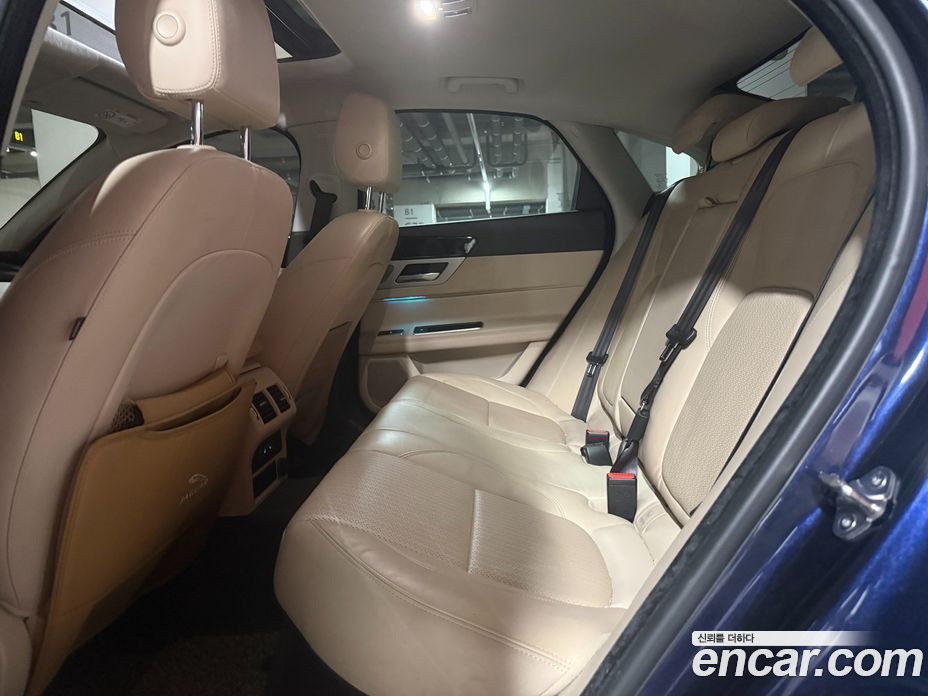 Jaguar XF (X260) фото 7