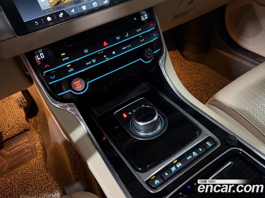 Jaguar XF (X260) фото 8