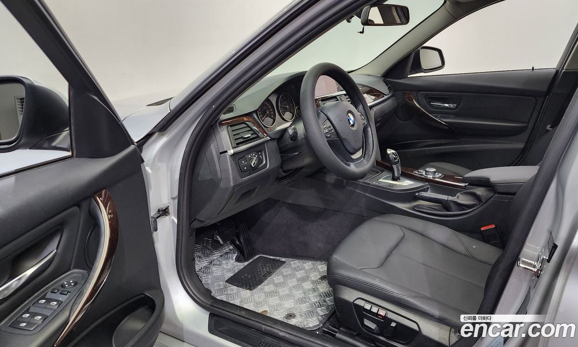 BMW 3-Series (F30) фото 10