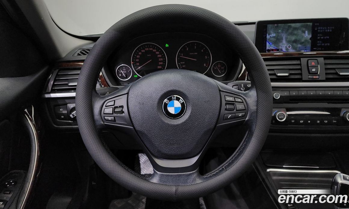 BMW 3-Series (F30) фото 15