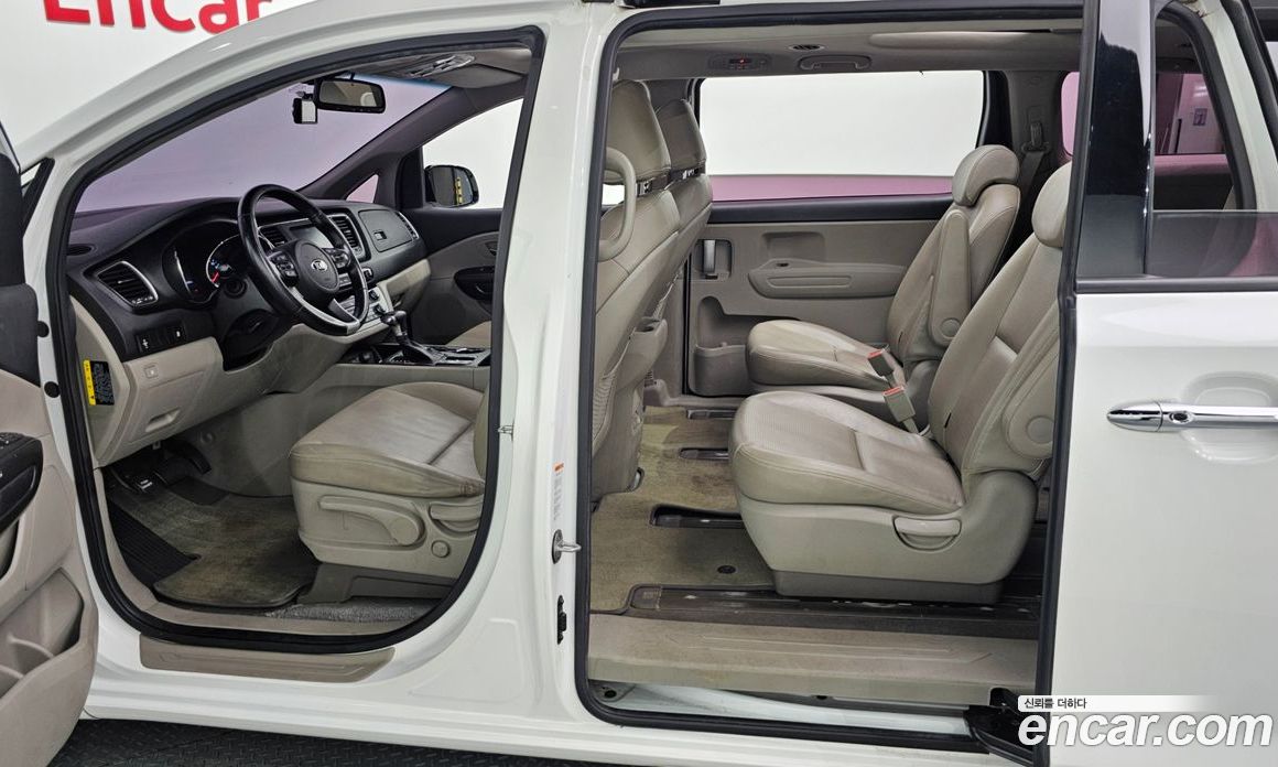 Kia Carnival 3rd Gen Restyling фото 10