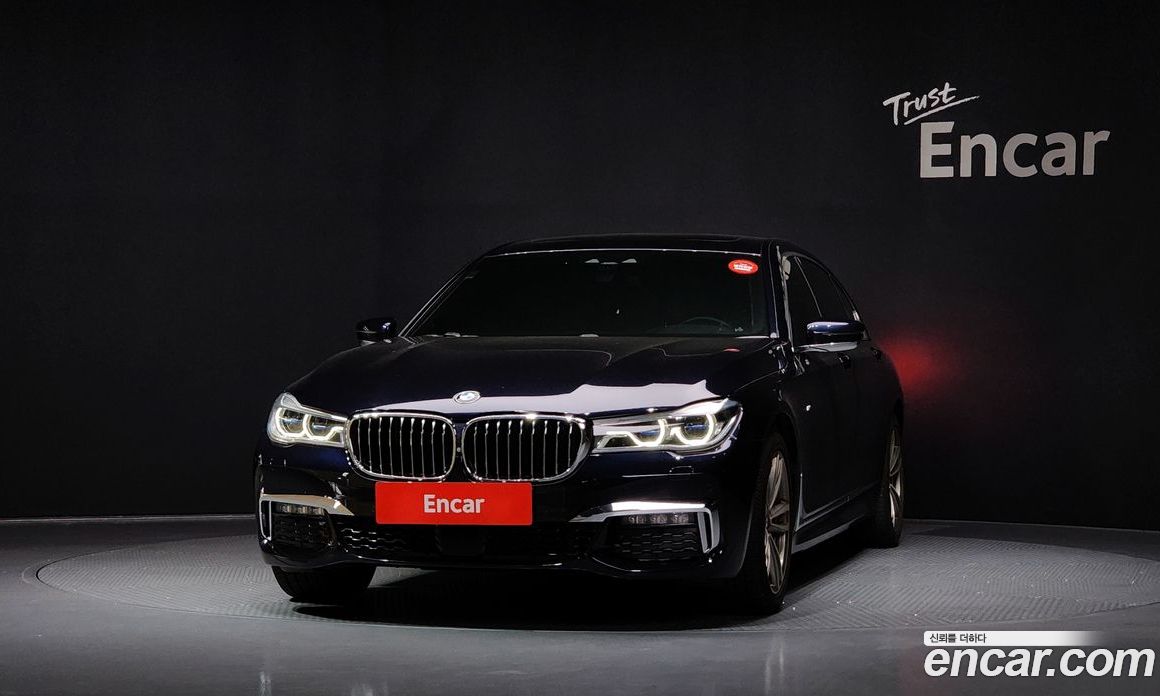 BMW 7-Series (G11) фото 3