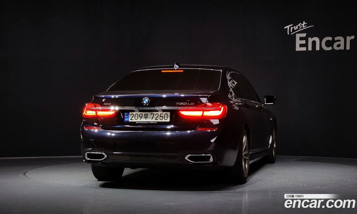 BMW 7-Series (G11) фото 4