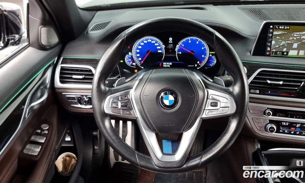 BMW 7-Series (G11) фото 13