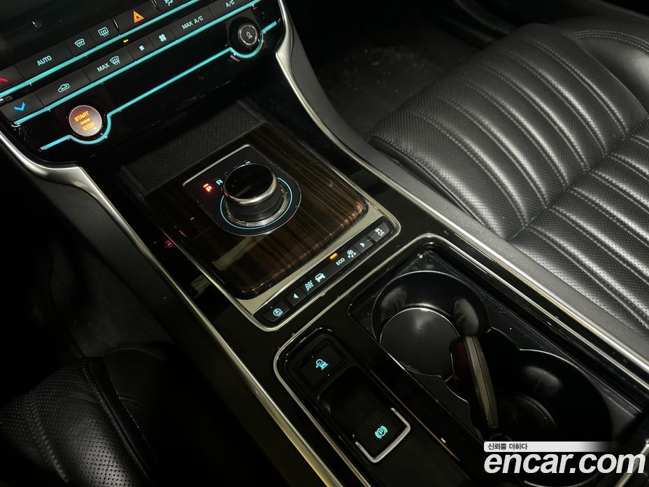 Jaguar XF (X260) фото 9