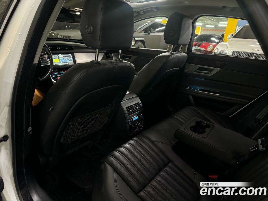 Jaguar XF (X260) фото 13