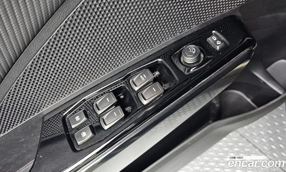 SsangYong (KG Mobility) Tivoli Beli фото 13