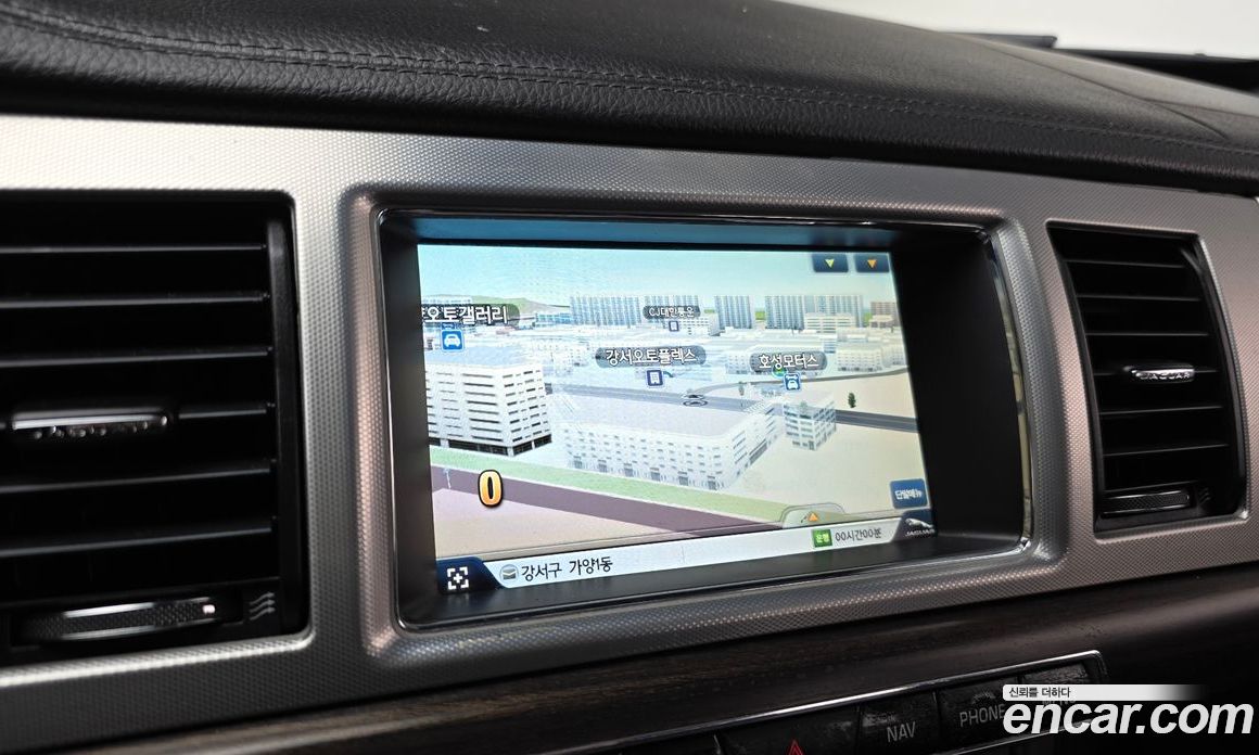 Jaguar XF New фото 14