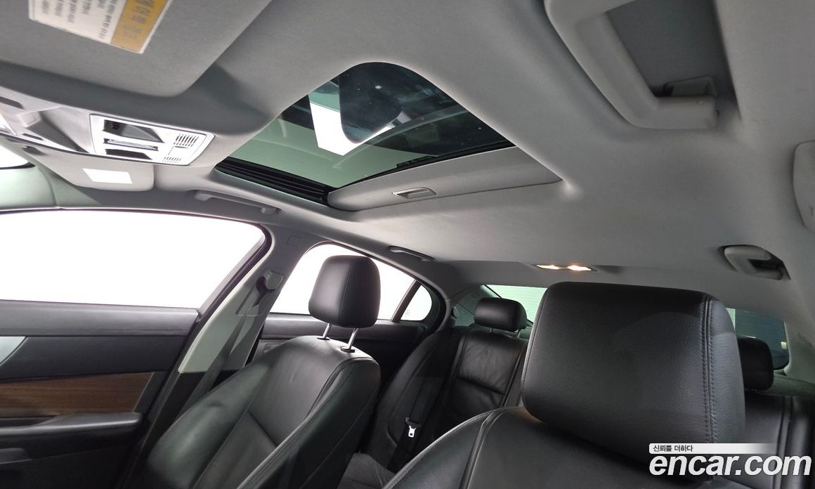 Jaguar XF New фото 18