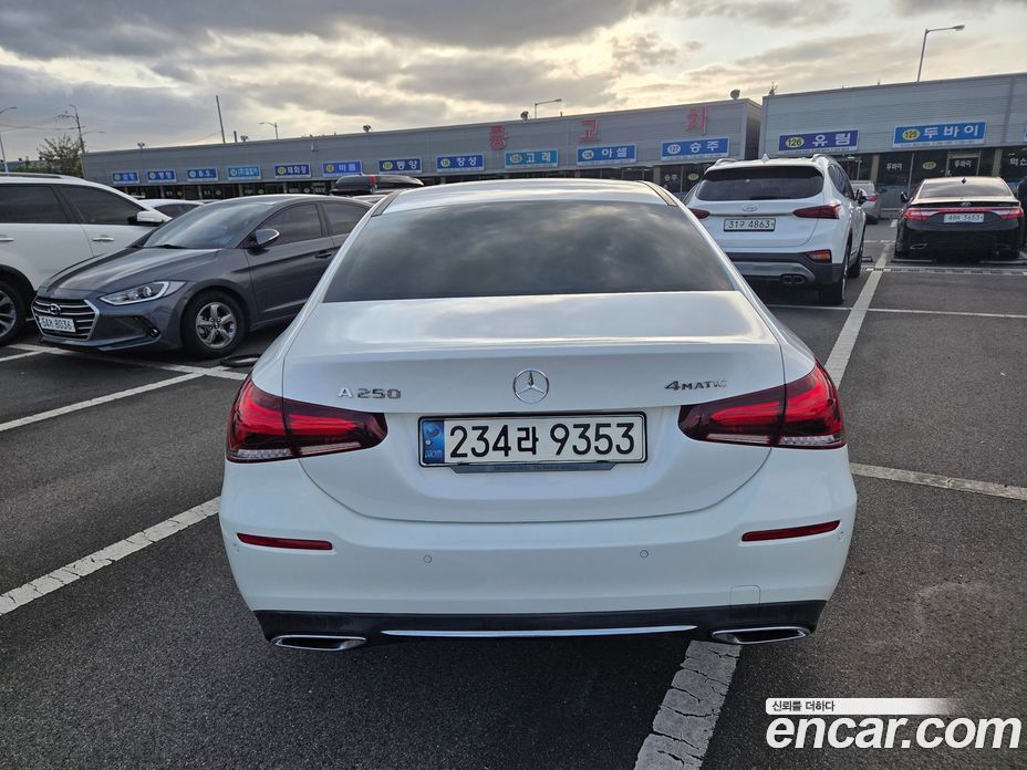 Mercedes-Benz A-Class W177 фото 4