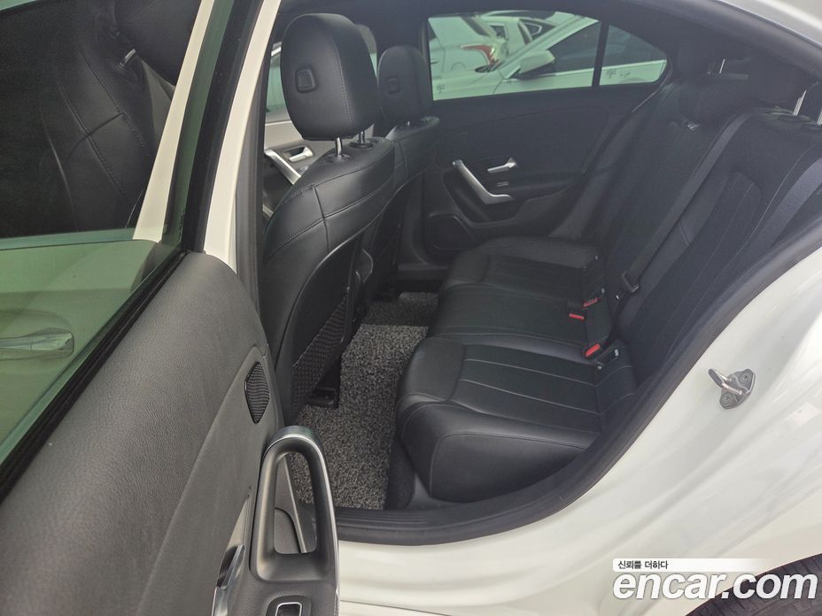 Mercedes-Benz A-Class W177 фото 14